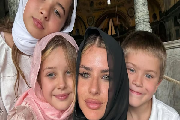 La China Suárez mostró cómo sus hijos aprendieron a hablar turco