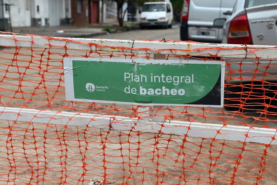 La Municipalidad reparará el bache de Bulevar Pellegrini y Saavedra
