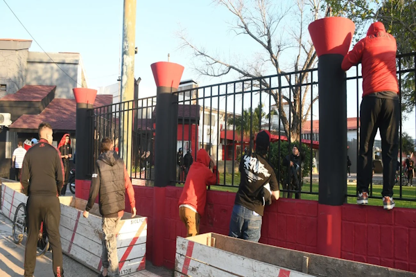 Colón: convocan agrupaciones; Medrán no piensa en irse