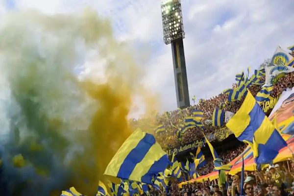 Dura sanción a Rosario Central por banderas obscenas contra Fabbiani