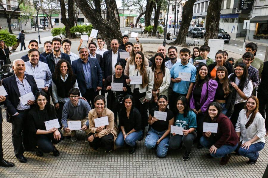 Reconocimiento a ciudadanos y empresas que participaron de programas de inserción laboral