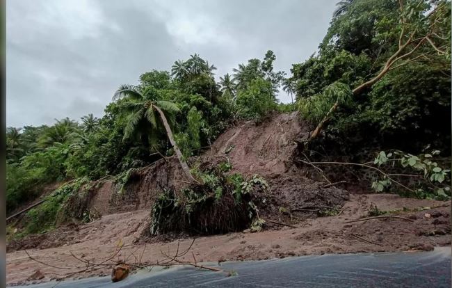 La severa tormenta tropical Bualoi mató a 10 personas al azotar Filipinas