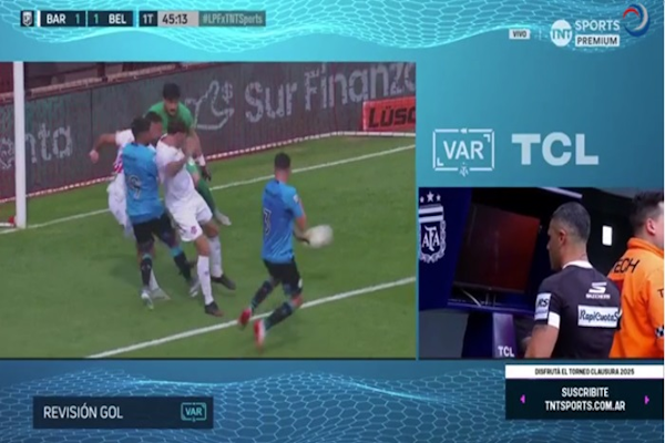 Barracas Central y Belgrano: el gol anulado de la polémica