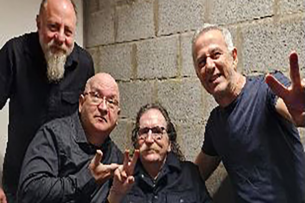 Conmovedor encuentro de Charly García con Paralamas