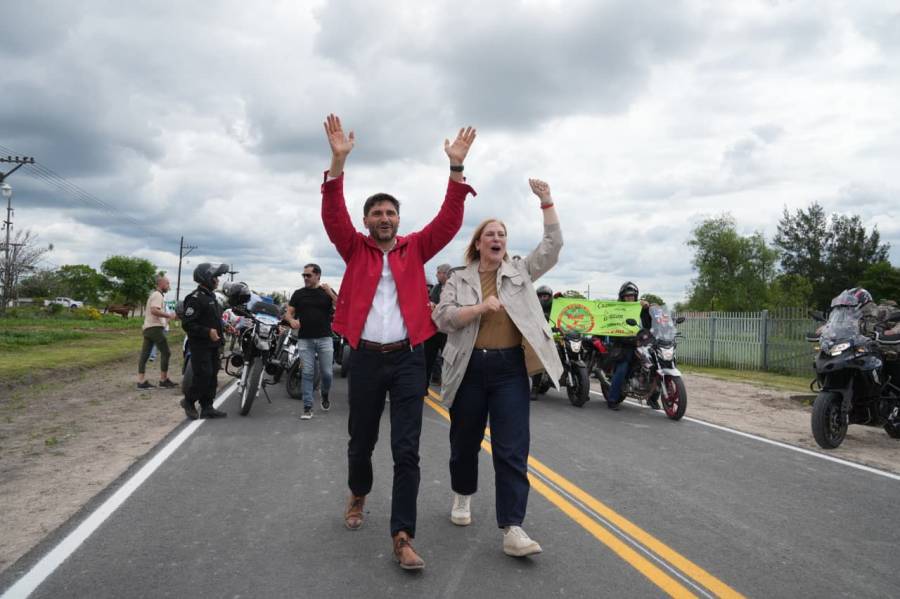 Con una travesía motoquera, Pullaro y Scaglia inauguraron la pavimentación de la Ruta Provincial Nº 3 