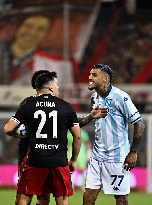 Adrián Balboa pidió disculpas tras escupir a Marcos Acuña en el duelo ante River por Copa Argentina