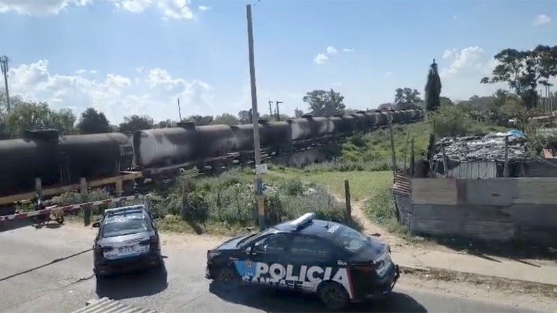 Una nena de 3 años fue atropellada por un tren mientras caminaba por las vías en la zona noroeste