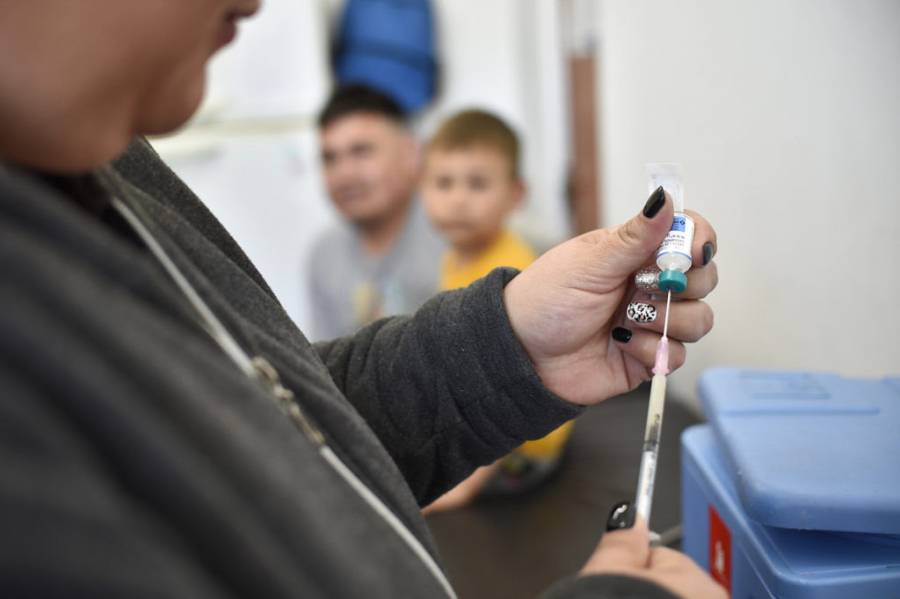 Continúa la vacunación en las escuelas de la ciudad