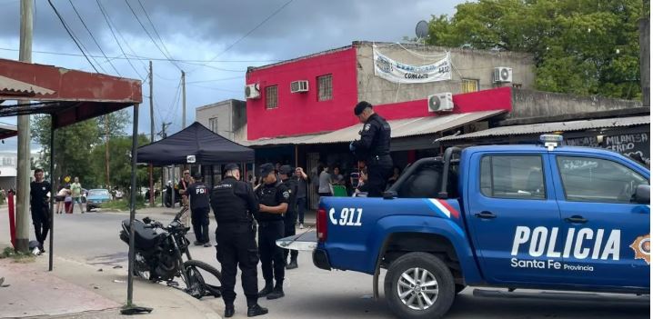 Una mujer murió tras chocar con su moto contra una columna en el noroeste de la ciudad