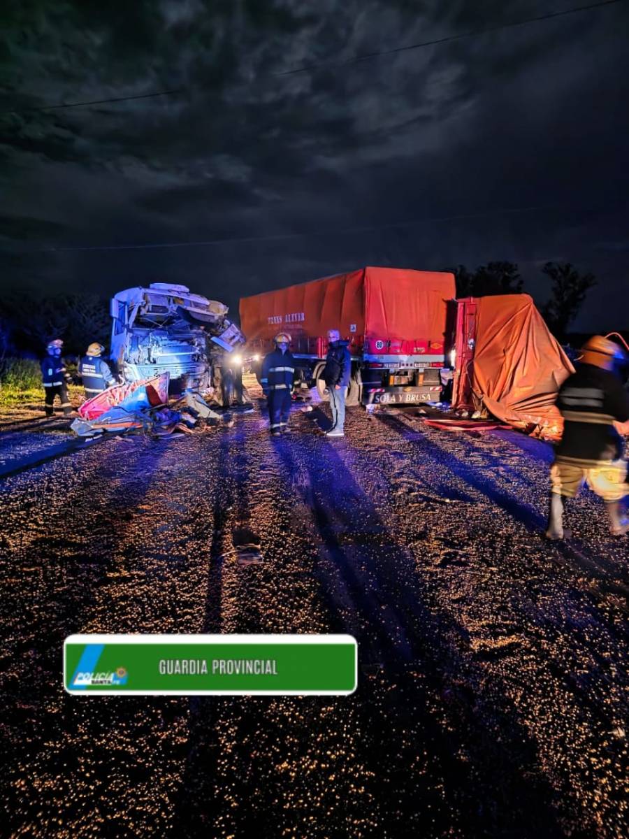 Impactante accidente: dos camiones chocaron entre Nelson e Iriondo