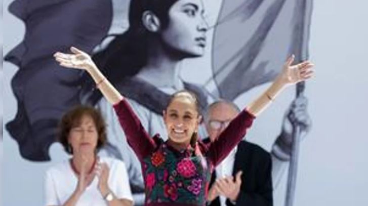 Sheinbaum celebró el primer año de Gobierno con el compromiso de defender al país