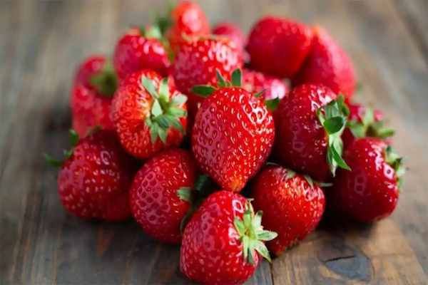 Seis recetas que no conocías con frutillas