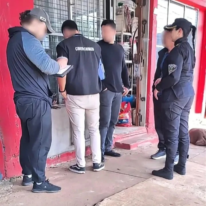 Misiones: detuvieron a un preceptor acusado de acosar a alumnas en redes sociales