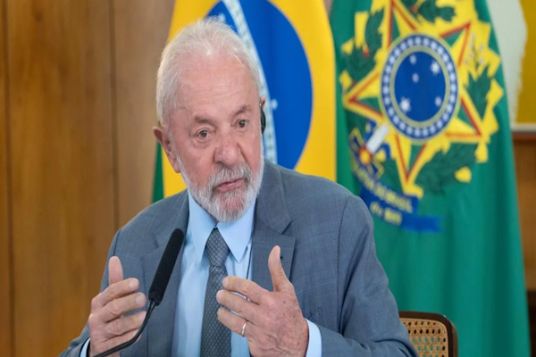 Lula criticó a los “lamebotas” de Estados Unidos
