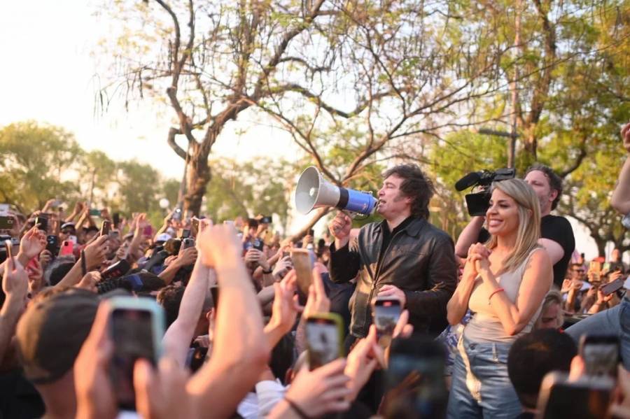 Javier Milei retoma la campaña con visitas a Santiago del Estero y Tucumán y recorridas bonaerenses