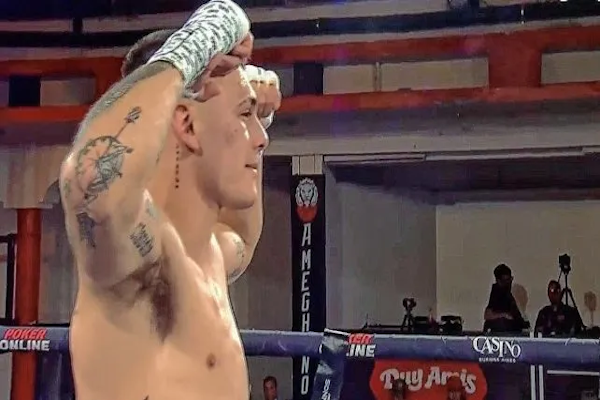 Alan Crenz se impuso con autoridad ante Villafañe