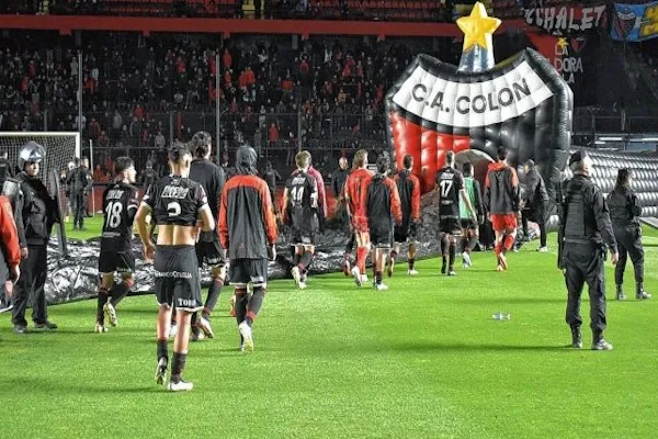 Colón pagó el salario de julio 