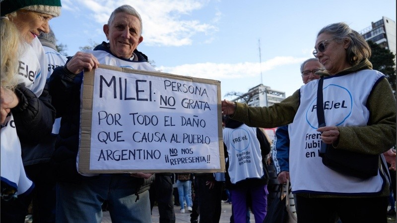 Gremios y organizaciones sociales anticipan una movilización contra la visita de Milei