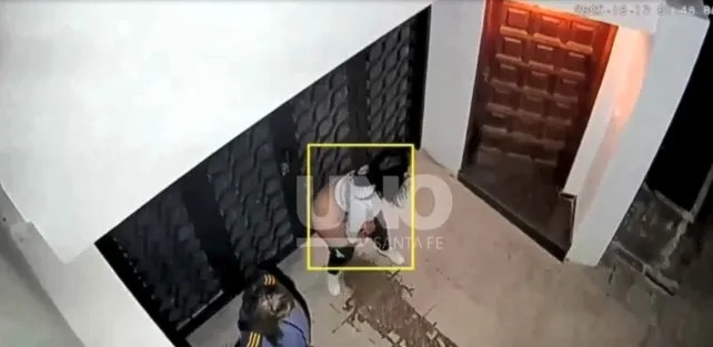 Vecinos de Bº 7 Jefes piden servicios para evitar que las casas sean baños públicos