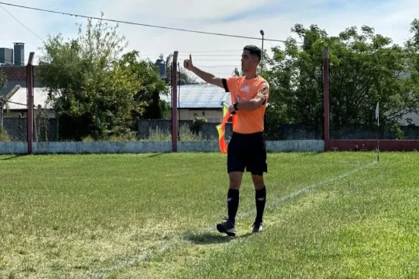 Jugador agarró del cuello y dejó hundida la tráquea del árbitro