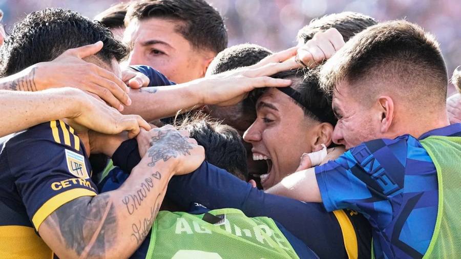 Boca le ganó a Estudiantes en La Plata y llega encendido al Superclásico