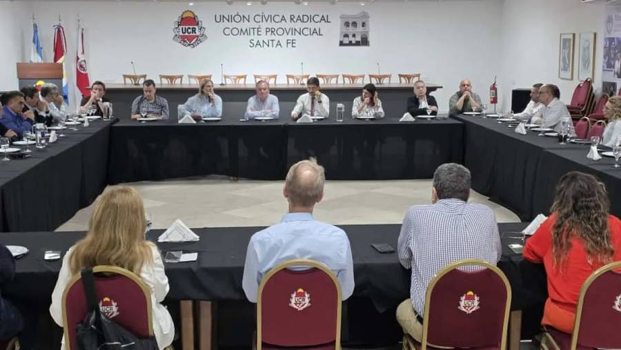 Con la presencia de Pullaro y Scaglia, el Frente Unidos analizó el resultado de las elecciones y evaluó el futuro de Provincias Unidas
