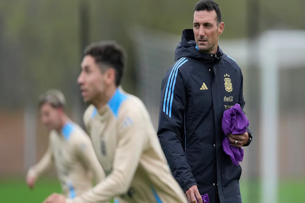 Scaloni dio a conocer la última lista del año