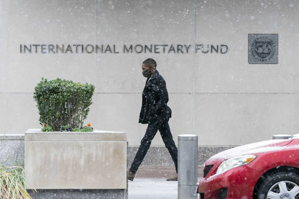 Las reservas cayeron por pago de un fuerte vencimiento con el FMI