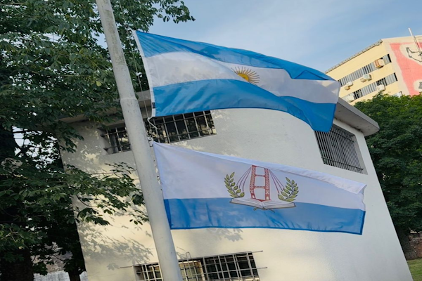 Santa Fe izó por primera vez su bandera 