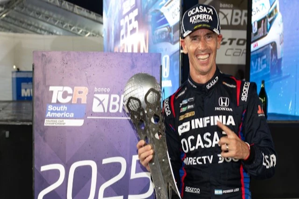 Pernía campeón del TCR