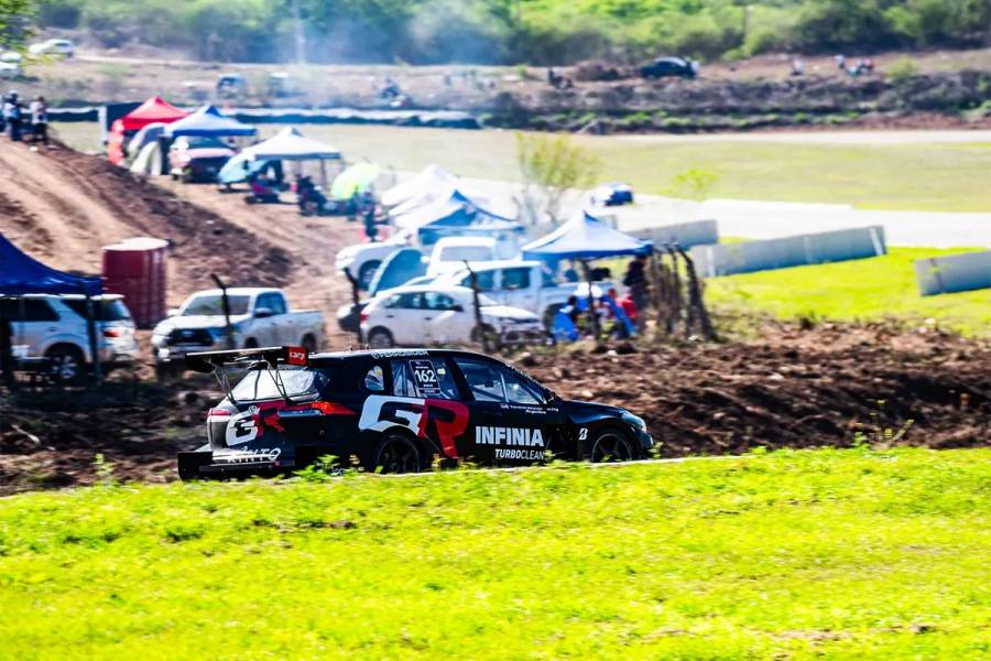 El entrerriano Stang triunfó en Salta y definirá el título del TC2000 con Rossi