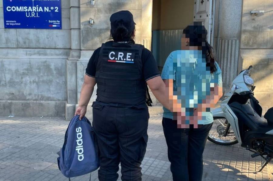 Detuvieron a una mujer que abandonó en la calle a su hijo de 9 años