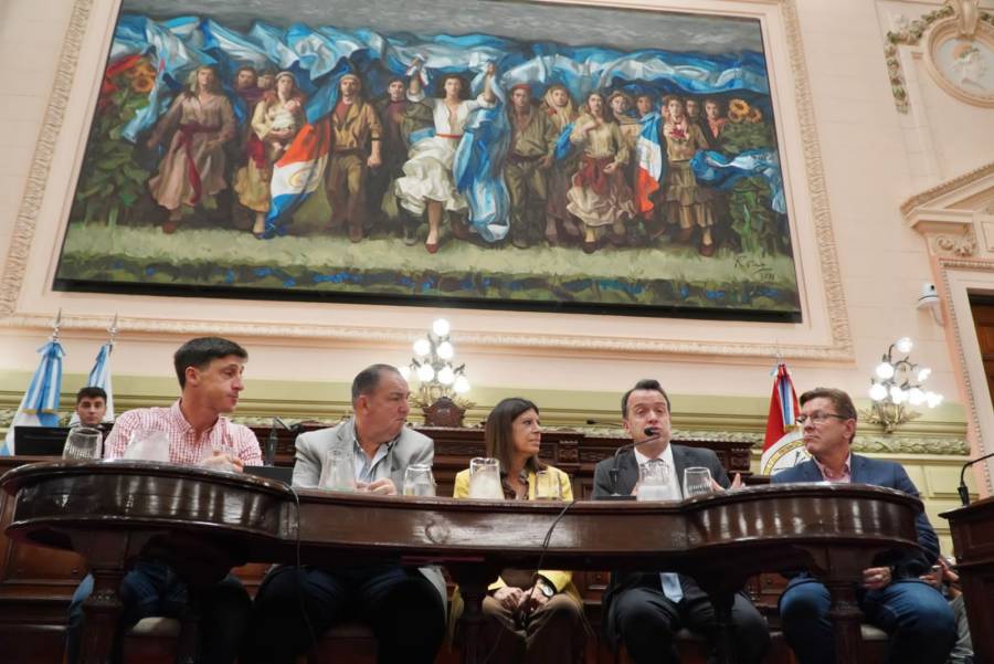 Comenzó el debate en la Legislatura de la Ley Orgánica de municipios y comunas