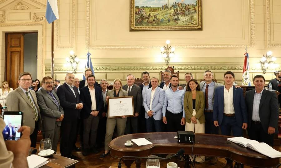 El Senado provincial brindó un emotivo reconocimiento a Scaglia
