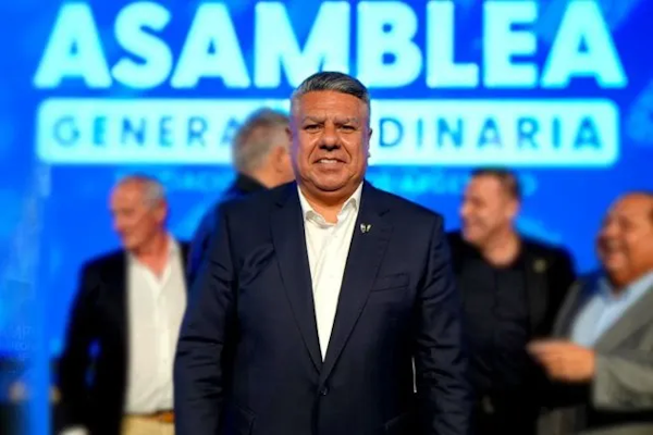 Tapia felicitó a José Alonso, nuevo presidente de Colón