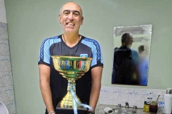 Ex DT de Colón llevó a Estudiantes (RC) a Primera División