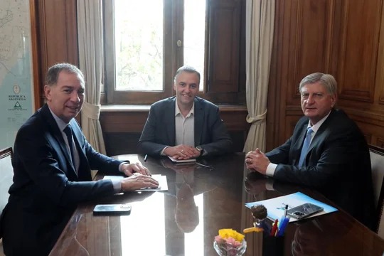 Santilli y Adorni recibieron a Ziliotto que reclamó por fondos y rechazó el Presupuesto