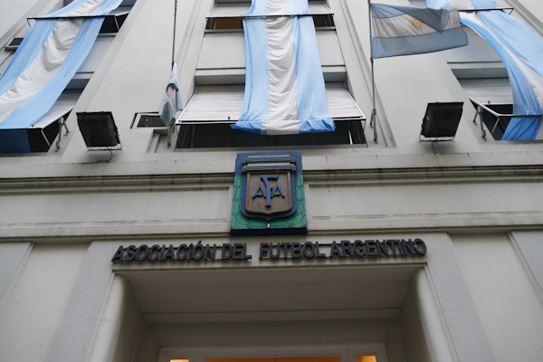 Sur Finanzas: allanamientos en distintas sedes de la AFA