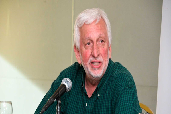 José Alonso habló de contratos demenciales y números catastróficos 