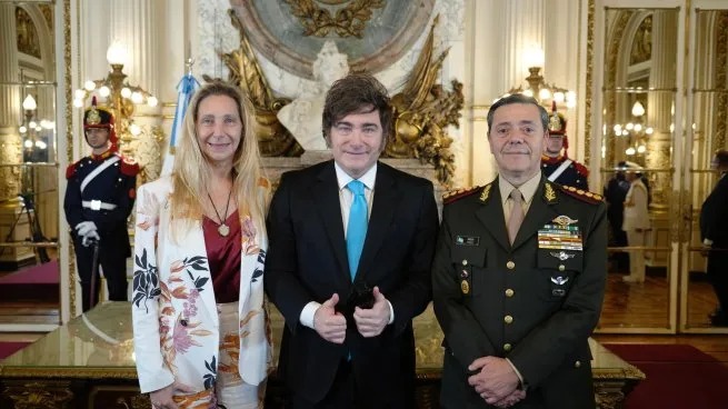 Juró Carlos Alberto Presti en Defensa y se prepara para reorganizar la cúpula militar del Gobierno