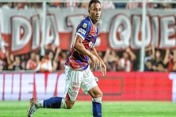 Se complica la salida de Claudio Corvalán de Unión