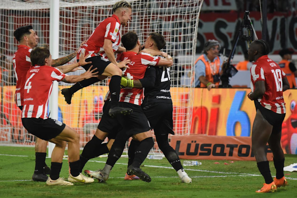Estudiantes se consagró campeón del Torneo Clausura