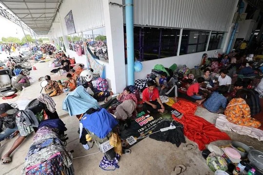 Crisis humanitaria: evacuados en Camboya alcanza los 400.000 por conflicto con Tailandia