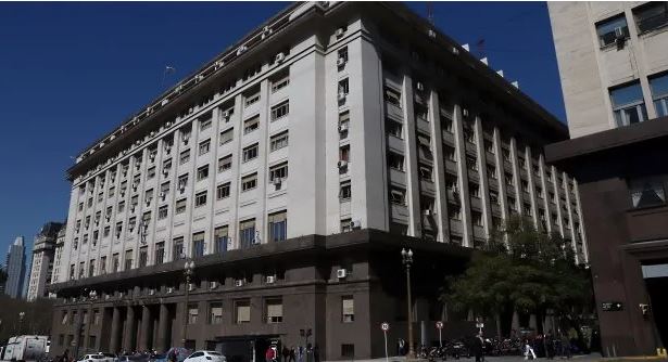 Economía logró en noviembre un superávit financiero de casi $600.000 millones y acumuló 0,6% del PBI en 2025