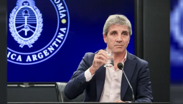 El Gobierno sostuvo el superávit fiscal tras el pago de intereses por más de $1.500 millones