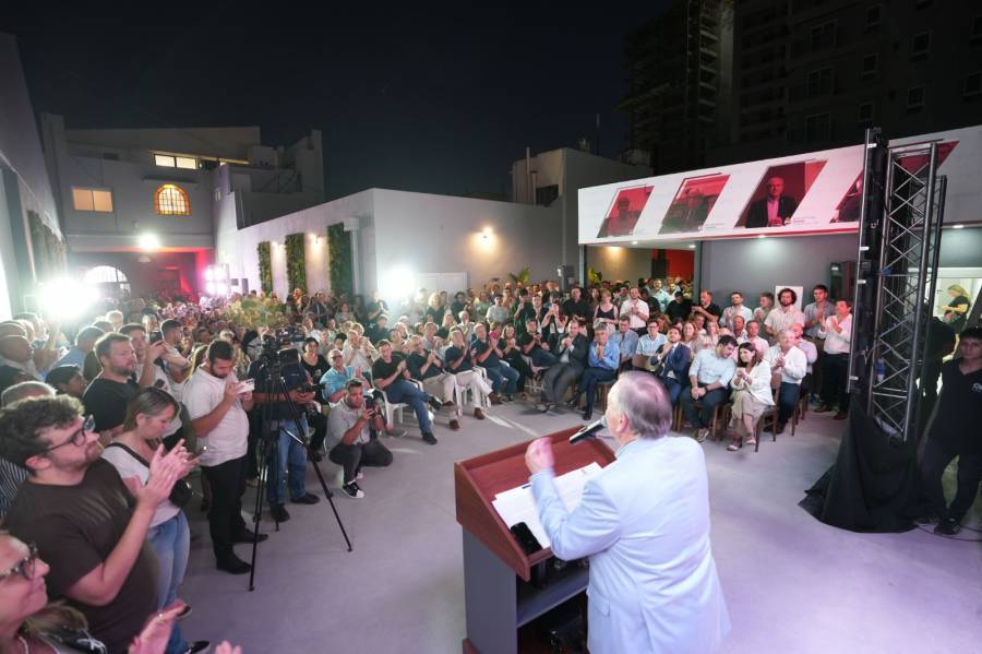 Ante una multitud, Felipe Michlig asumió un nuevo mandato al frente de la UCR
