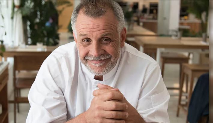 Familiares de Christian Petersen agradecieron la “franca mejoría” del chef