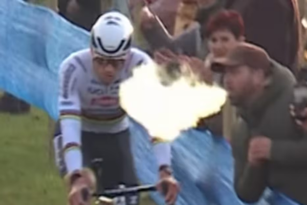 Sufrió nuevo ataque el ciclista Van der Poel