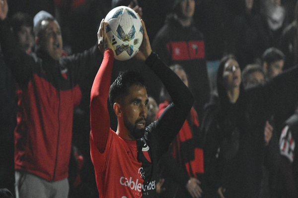 Colón giró a FIFA lo de Espínola y paga aguinaldos