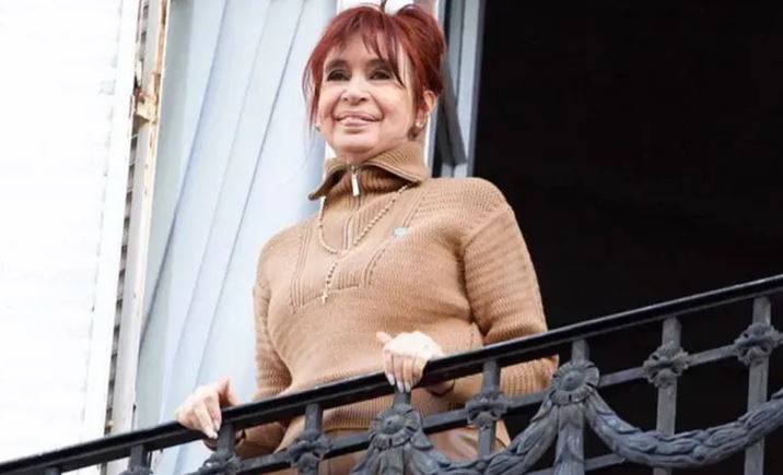 Nuevo parte médico de Cristina Kirchner: sigue internada con antibióticos
